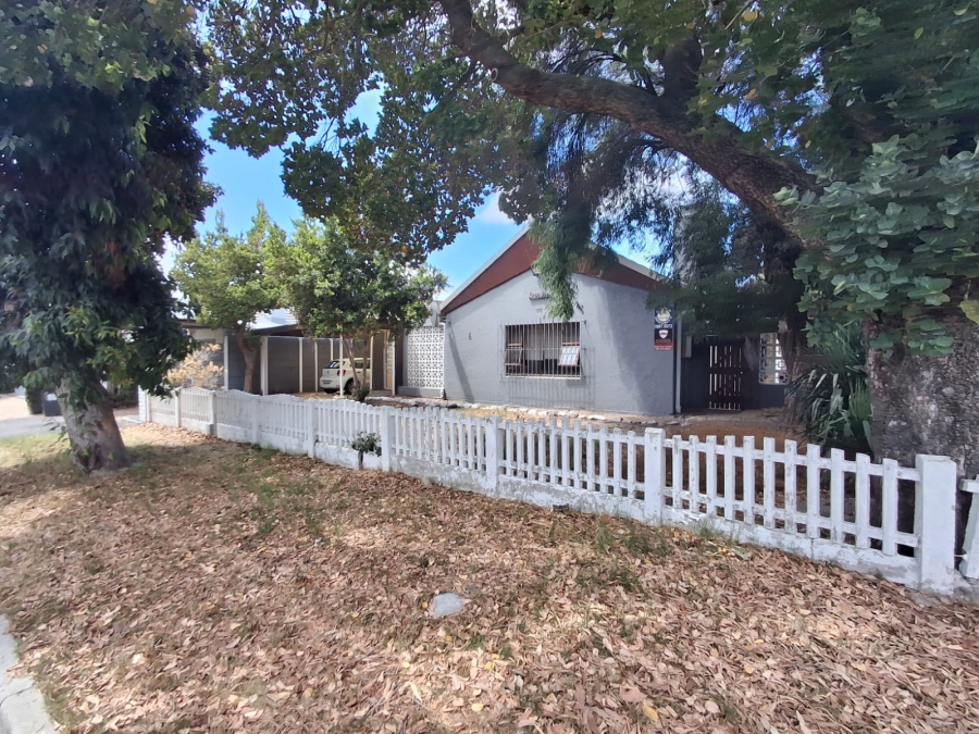 To Let 3 Bedroom Property for Rent in Kenwyn Western Cape